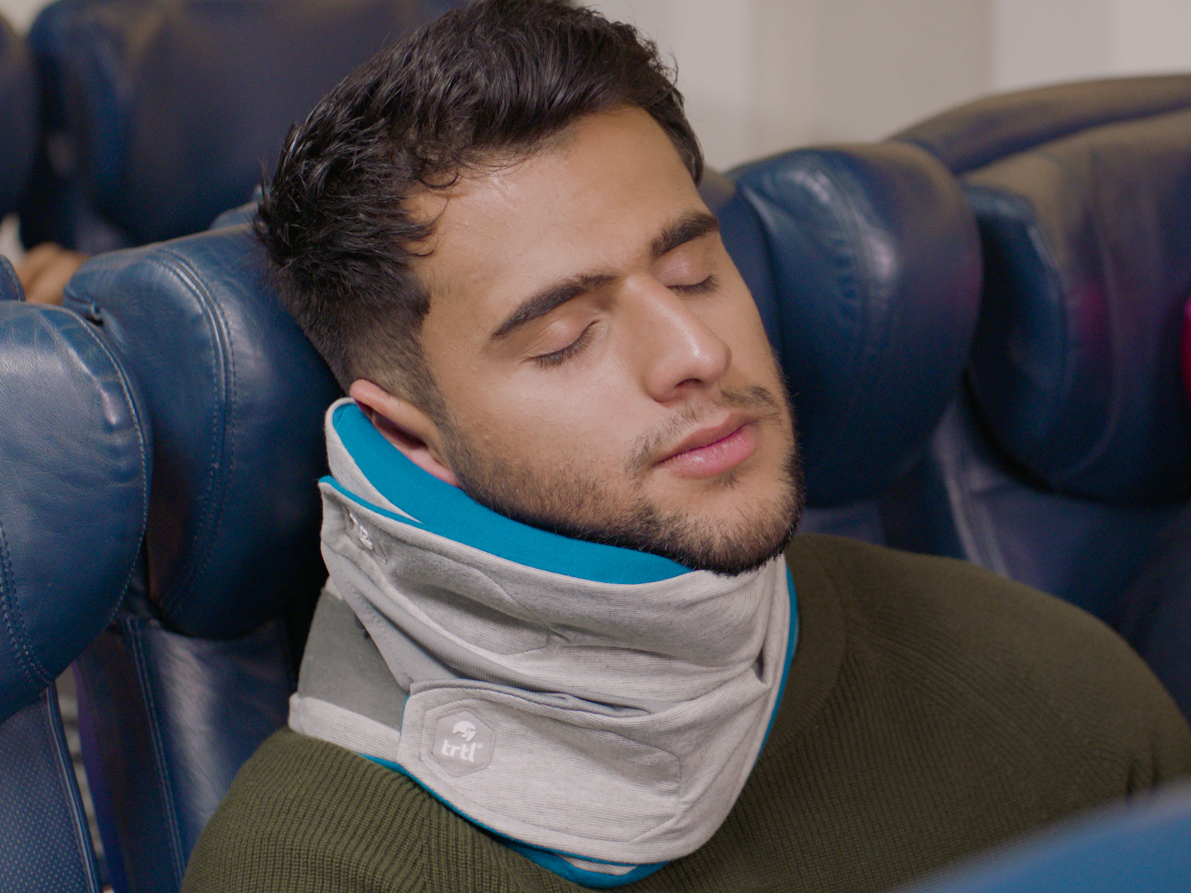 Top 10 TRAVEL PILLOWS FOR A COMFORTABLE FLIGHT Top To Find