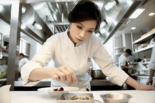 Top 10 Hottest Females Chefs In The World